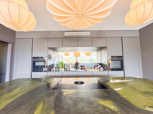 Maison à vendre  6 pièces - 185 m2 LE LAVANDOU - 83