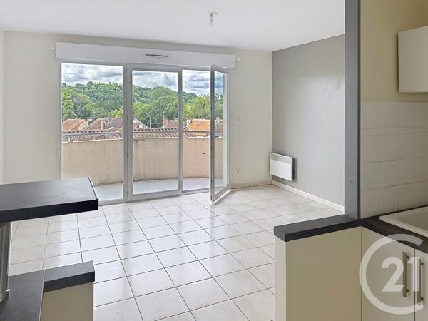 Appartement F3 à vendre  3 pièces - 56,70 m 2   ANGOULEME  - 16