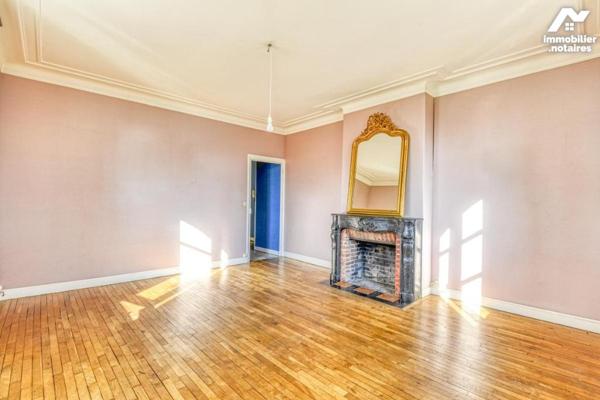 NANTES FEYDEAU - Bel appartement T3 baigné de lumière au dernier étage