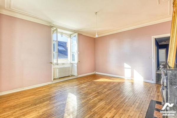 NANTES FEYDEAU - Bel appartement T3 baigné de lumière au dernier étage