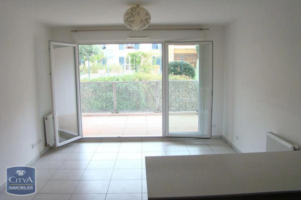 Appartement à louer 2 pièces 36.92m² Vitrolles (13127)