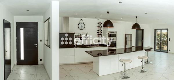 Maison
         6 pièces
        - 164 m² 446 000 € *