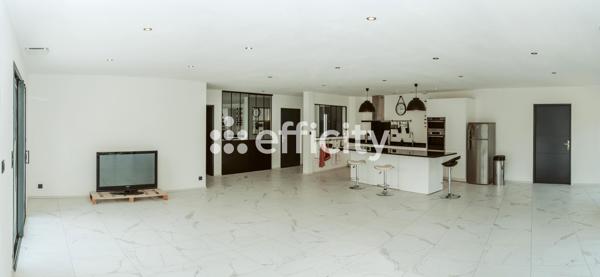 Maison
         6 pièces
        - 164 m² 446 000 € *