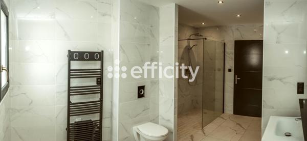 Maison
         6 pièces
        - 164 m² 446 000 € *