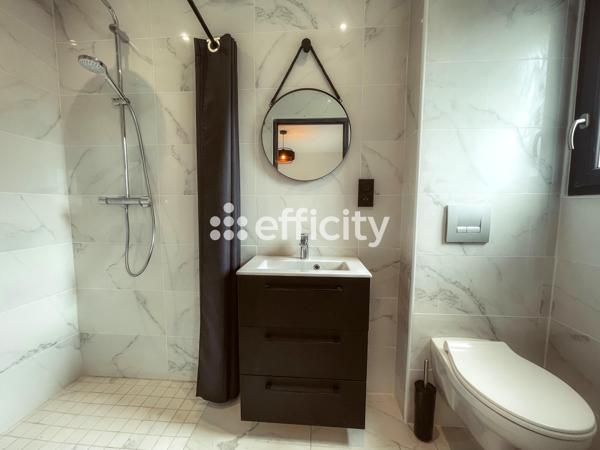 Maison
         6 pièces
        - 164 m² 446 000 € *