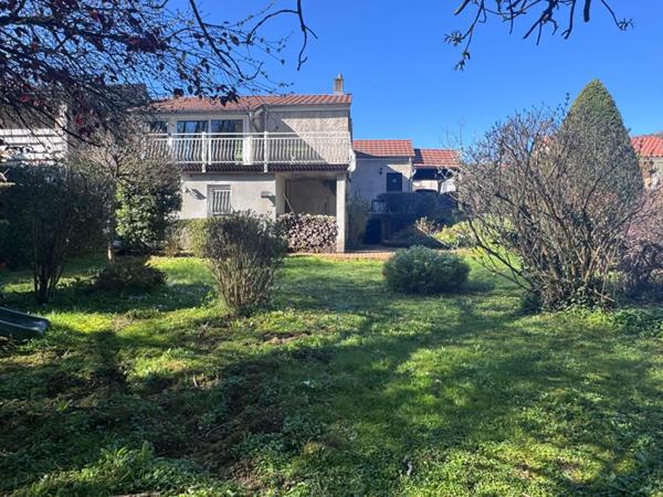 Maison familiale au calme, à deux pas des écoles, avec jardin et terrasse à Châtel