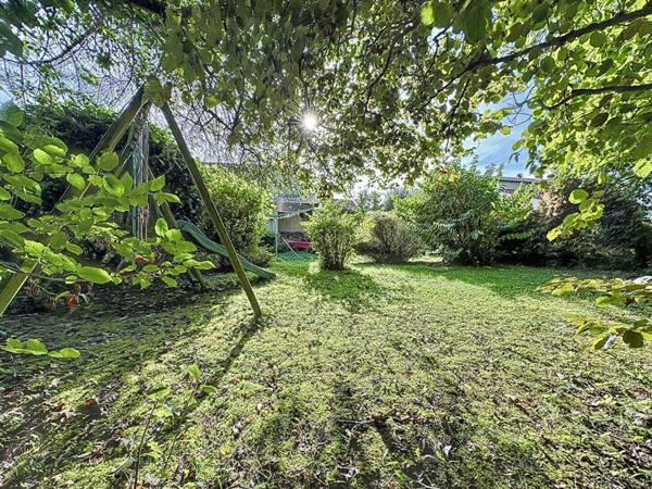 Maison familiale au calme, à deux pas des écoles, avec jardin et terrasse à Châtel