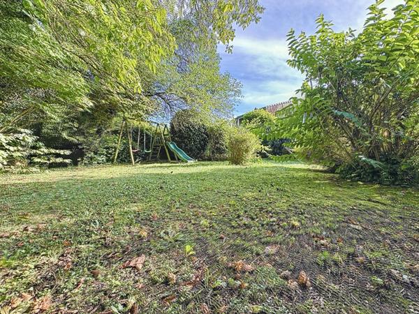 Maison familiale au calme, à deux pas des écoles, avec jardin et terrasse à Châtel