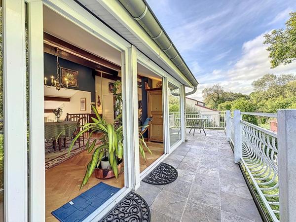 Maison familiale au calme, à deux pas des écoles, avec jardin et terrasse à Châtel