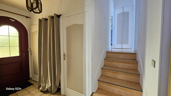 CHARMANTE MAISON INDIVIDUELLE SUR UN TERRAIN DE 882 M²