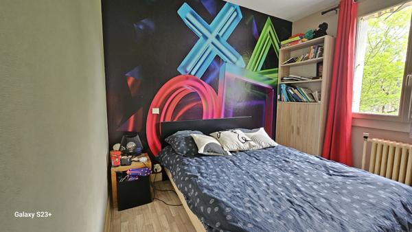 CHARMANTE MAISON INDIVIDUELLE SUR UN TERRAIN DE 882 M²