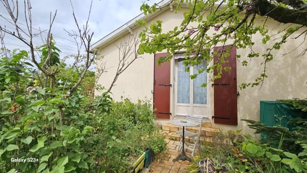 CHARMANTE MAISON INDIVIDUELLE SUR UN TERRAIN DE 882 M²