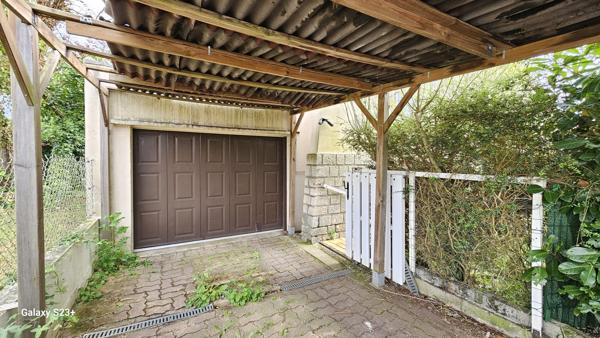CHARMANTE MAISON INDIVIDUELLE SUR UN TERRAIN DE 882 M²