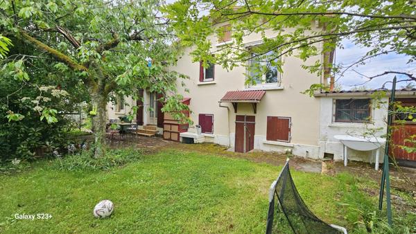 CHARMANTE MAISON INDIVIDUELLE SUR UN TERRAIN DE 882 M²