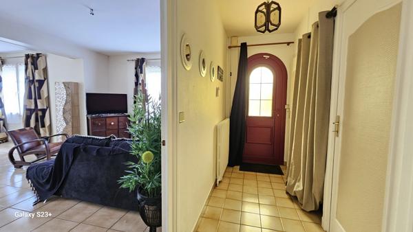 CHARMANTE MAISON INDIVIDUELLE SUR UN TERRAIN DE 882 M²