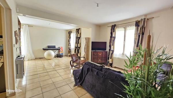 CHARMANTE MAISON INDIVIDUELLE SUR UN TERRAIN DE 882 M²