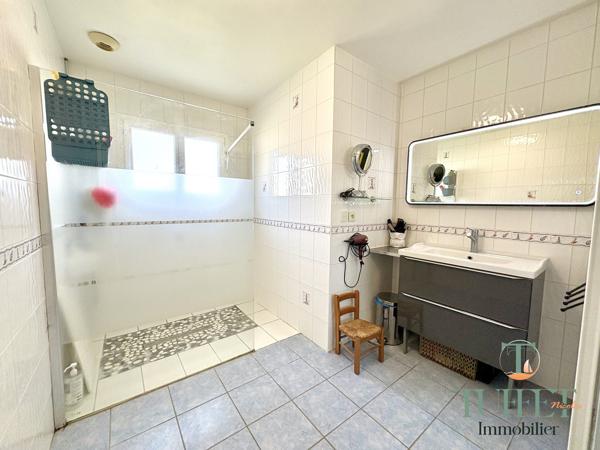 MAISON PLAIN-PIED 5 CHAMBRES ET GARAGE