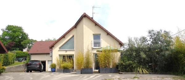 Maison de 210 m²  à Lons-le-Saunier