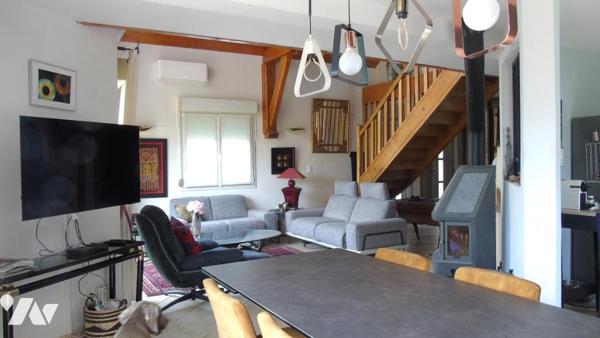 Maison de 210 m²  à Lons-le-Saunier