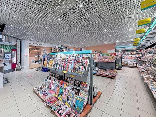 Fonds De Commerce à Cholet, 49300 - 2 pièces 123m²