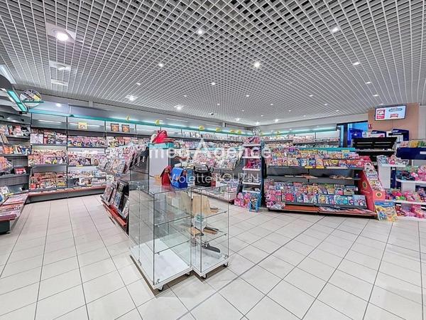 Fonds De Commerce à Cholet, 49300 - 2 pièces 123m²