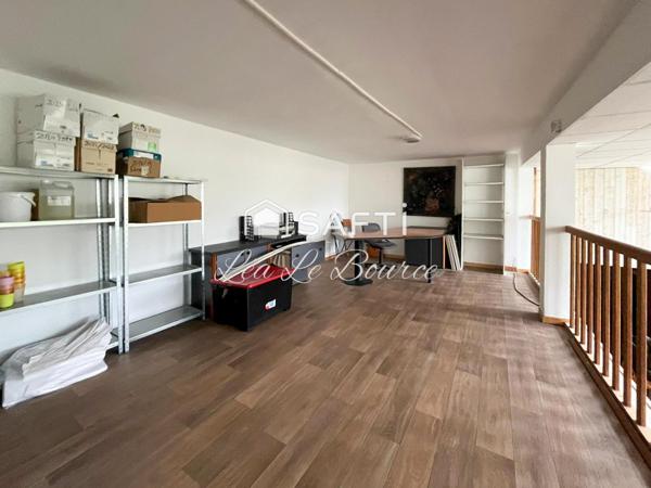 Immeuble commercial polyvalent – Fort potentiel – Emplacement stratégique