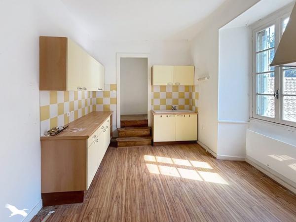 Appartement à vendre 53 000 € Saint-Yrieix-la-Perche 4 p 83 m² DPE D