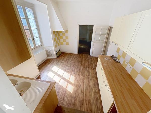 Appartement à vendre 53 000 € Saint-Yrieix-la-Perche 4 p 83 m² DPE D