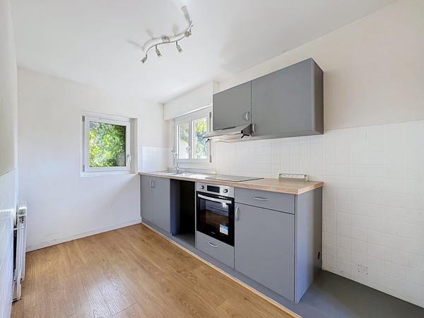 Appartement
         2 pièces
        - 39 m² 155 000 € *