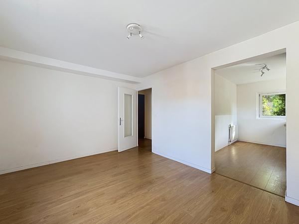 Appartement
         2 pièces
        - 39 m² 155 000 € *