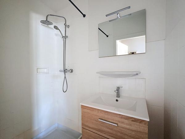 Appartement
         2 pièces
        - 39 m² 155 000 € *