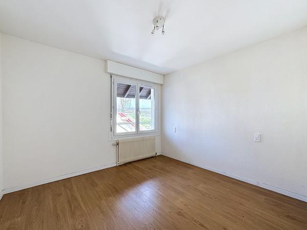 Appartement
         2 pièces
        - 39 m² 155 000 € *