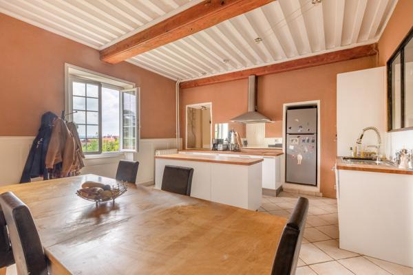 Très beau 4 pièces dans un manoir du 18 ème