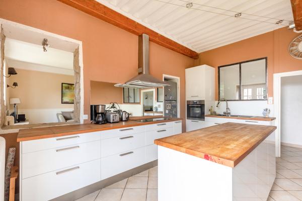 Très beau 4 pièces dans un manoir du 18 ème