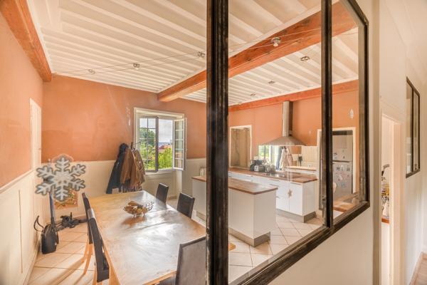 Très beau 4 pièces dans un manoir du 18 ème