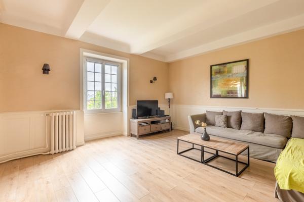 Très beau 4 pièces dans un manoir du 18 ème