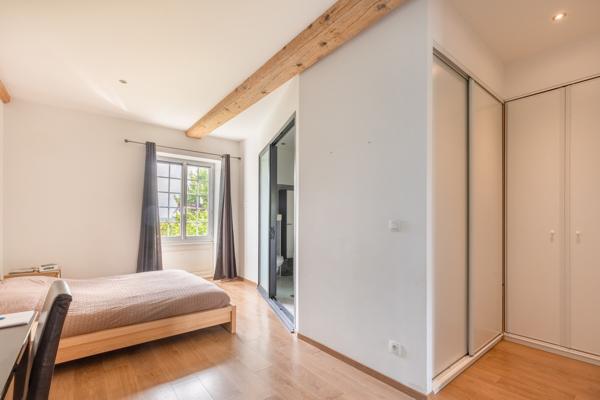 Très beau 4 pièces dans un manoir du 18 ème