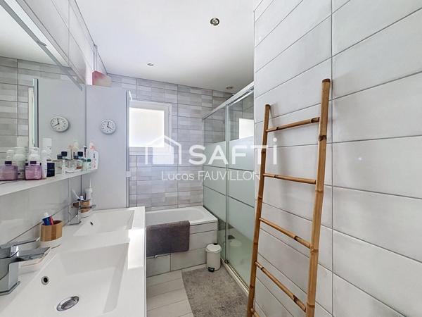 Maison de 140 m2 + Maison de 55m2 et Piscine