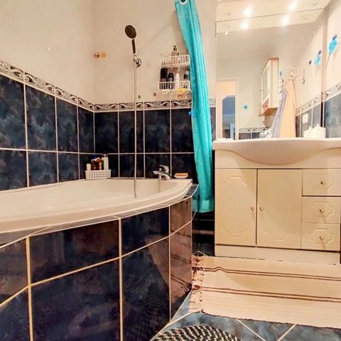 Rosny-sous-Bois Quartier la Justice T3 en Rez de chaussée - cave et parking