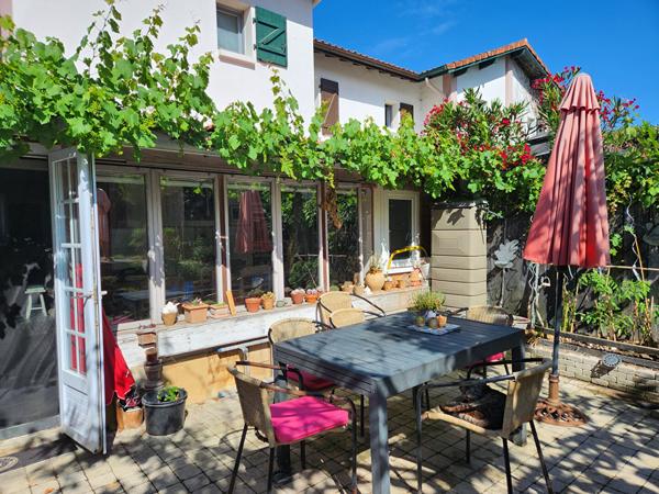 Bidart - Agréable Maison Mitoyenne avec son Garage, Bidart 64210