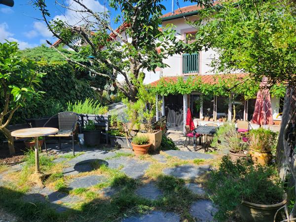 Bidart - Agréable Maison Mitoyenne avec son Garage, Bidart 64210