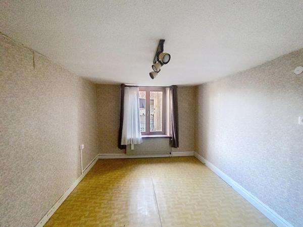 Spacieuse maison à renover