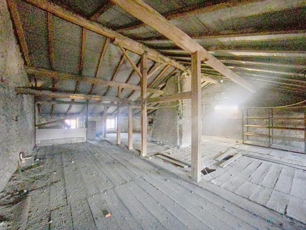 Spacieuse maison à renover