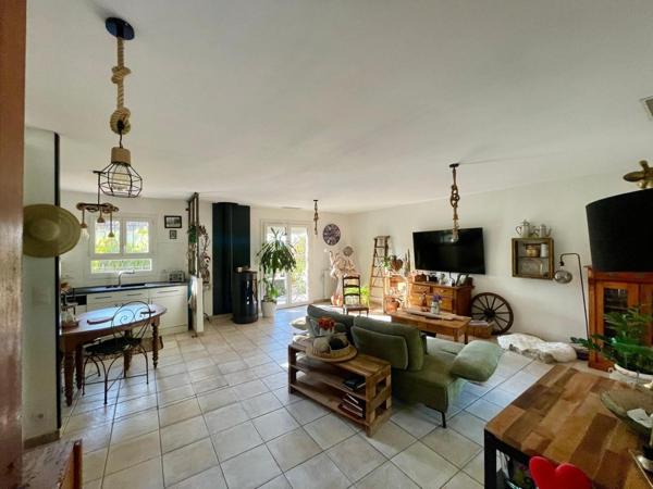 Maison rénovée de 90 m², 3 chambres, terrain 450 m², atelier