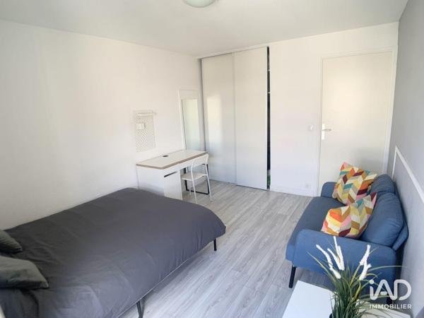 Location studio 20 m² Courbevoie