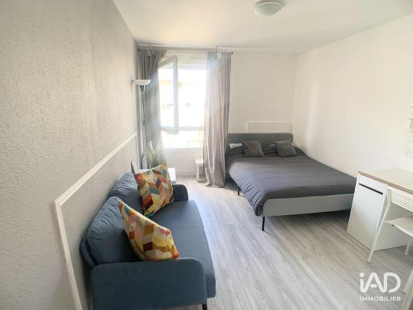 Location studio 20 m² Courbevoie
