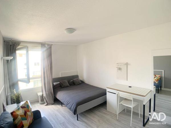 Location studio 20 m² Courbevoie