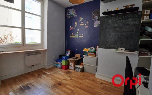 Appartement à vendre    3 pièces • 75,35 m2 Lyon 2