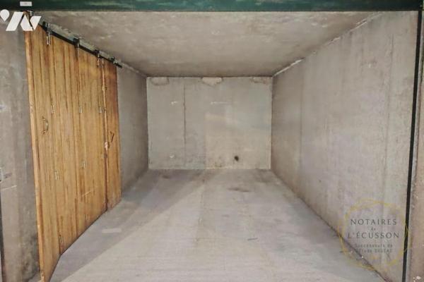 Garage à vendre quartier Croix d'Argent