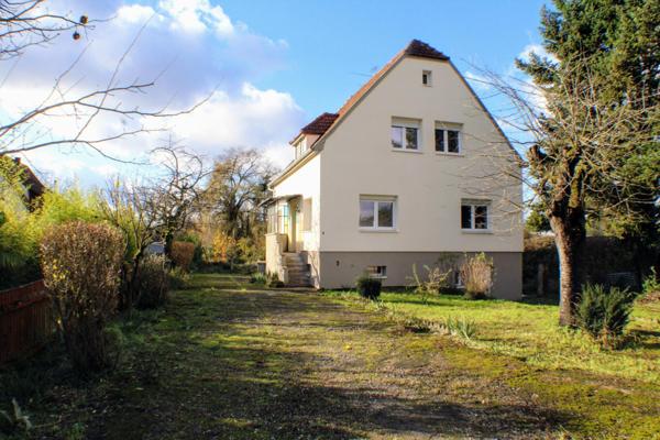Maison rénovée avec grand jardin sans vis à vis.
